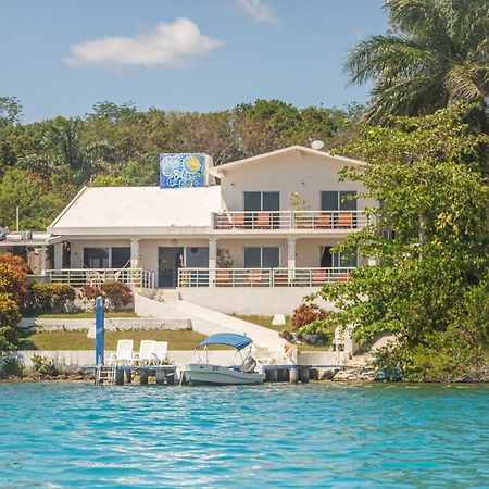 Casa Sol Y Luna Bacalar Bed & Breakfast ภายนอก รูปภาพ