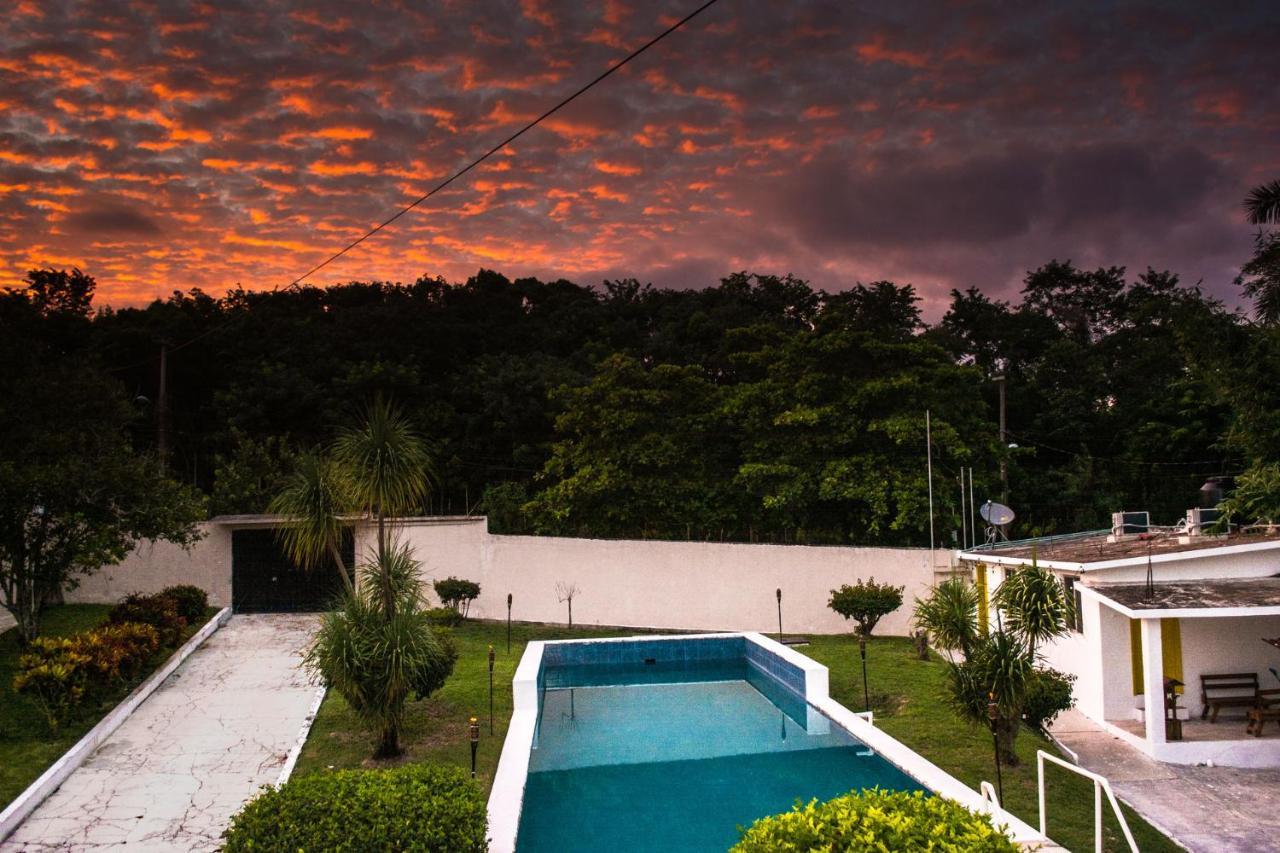 Casa Sol Y Luna Bacalar Bed & Breakfast ภายนอก รูปภาพ